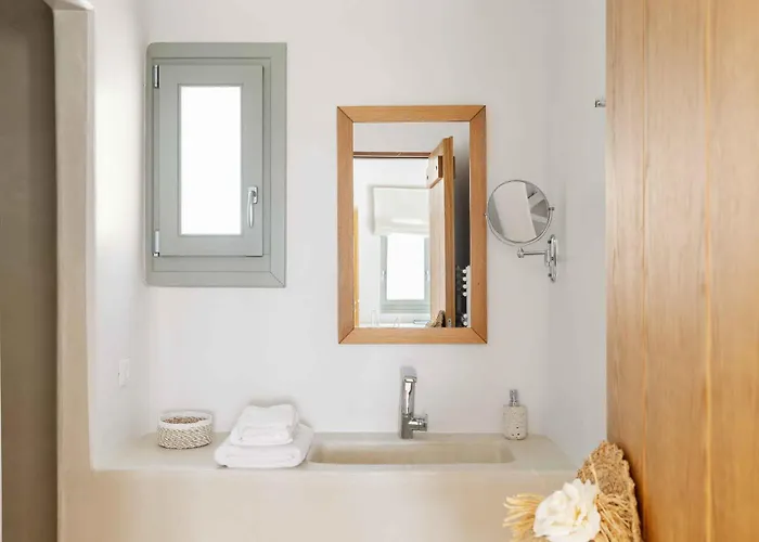 Myker Estate I 8-bdr, Luxury, Seaview, Pool