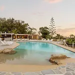 Myker Estate I 8-bdr, Luxury, Seaview, Pool וילה *