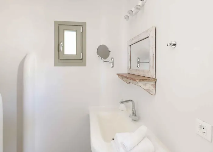 Myker Estate I 8-bdr, Luxury, Seaview, Pool *